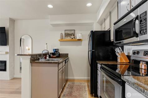 322 W Woodin Avenue Chelan WA 98816