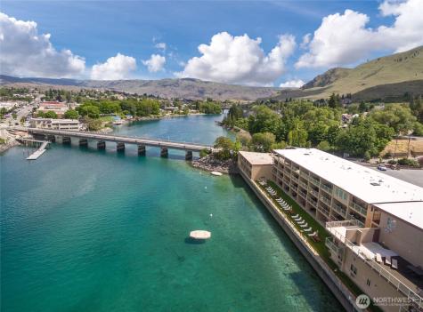 322 W Woodin Avenue Chelan WA 98816