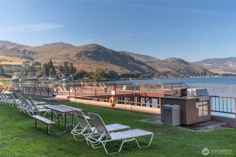 322 W Woodin Avenue Chelan WA 98816