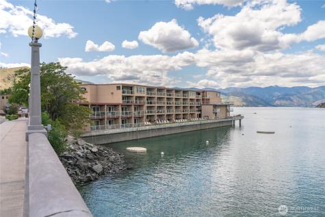 322 W Woodin Avenue Chelan WA 98816