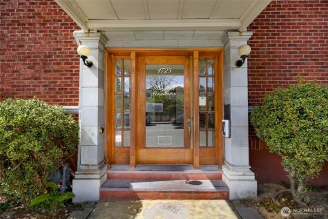 4725 15th Avenue NE Seattle WA 98105