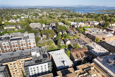 4725 15th Avenue NE Seattle WA 98105