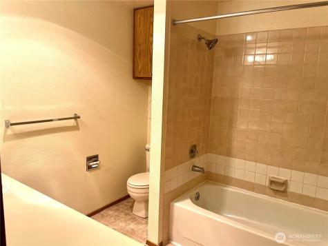 19857 25th Avenue NE Shoreline WA 98155