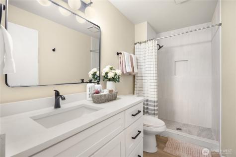 717 122nd Avenue NE Bellevue WA 98005