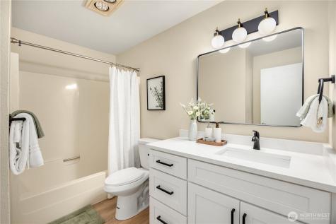 717 122nd Avenue NE Bellevue WA 98005