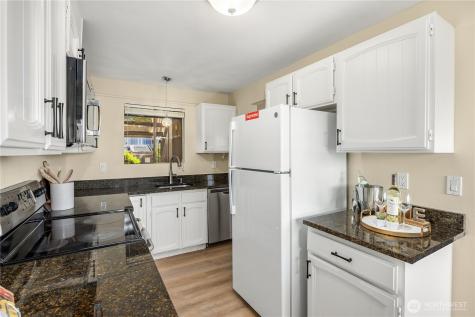 717 122nd Avenue NE Bellevue WA 98005