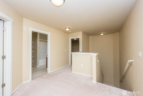 5325 Military Road E Tacoma WA 98446
