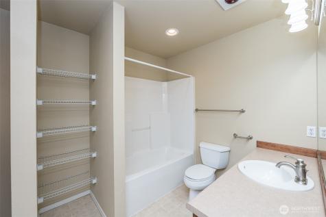 5325 Military Road E Tacoma WA 98446