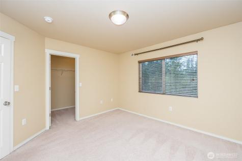 5325 Military Road E Tacoma WA 98446