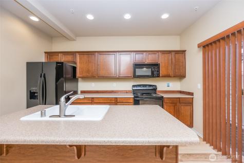 5325 Military Road E Tacoma WA 98446