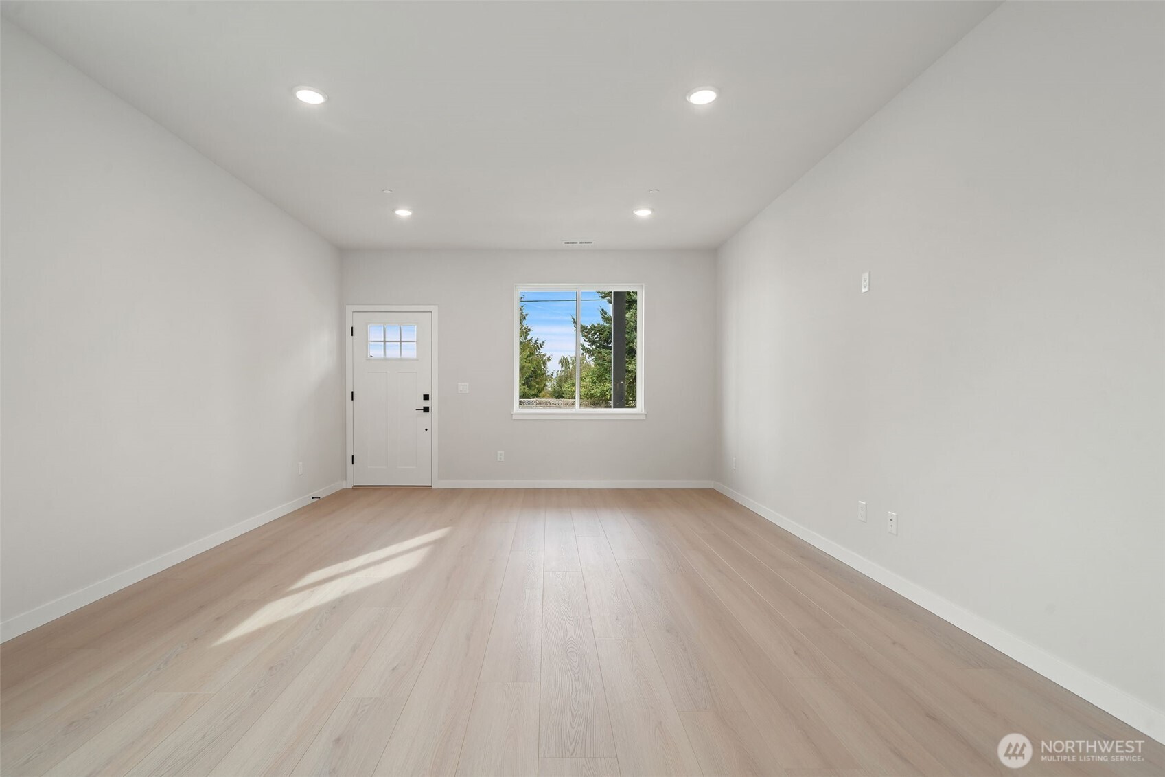 669 W Hendrickson Sequim WA 98382