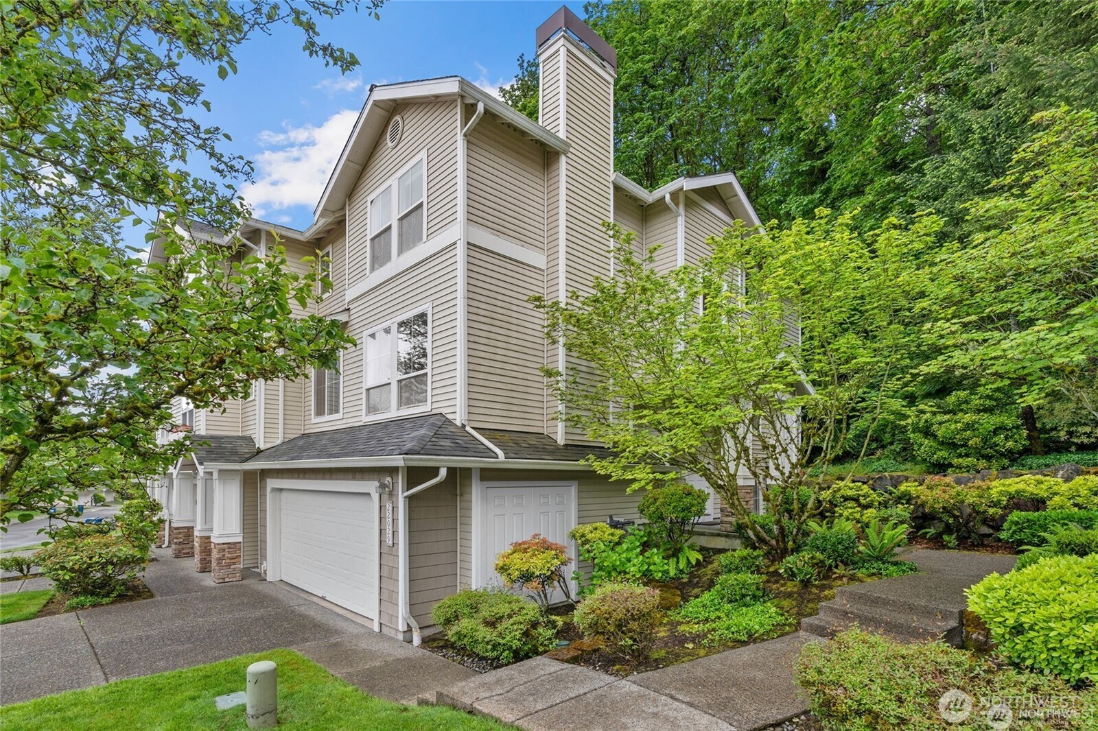 22029 39th Place S Kent WA 98032