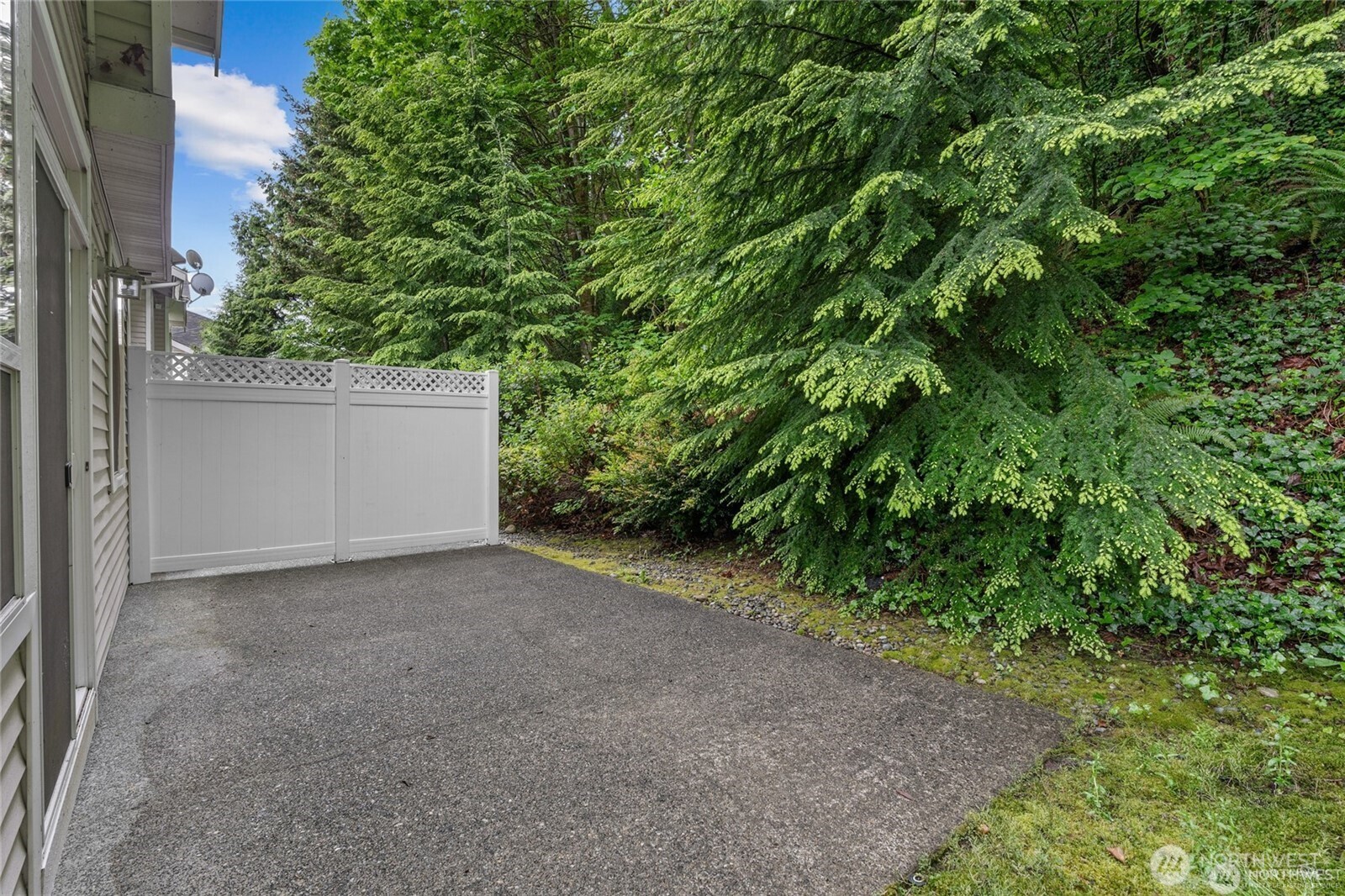 22029 39th Place S Kent WA 98032