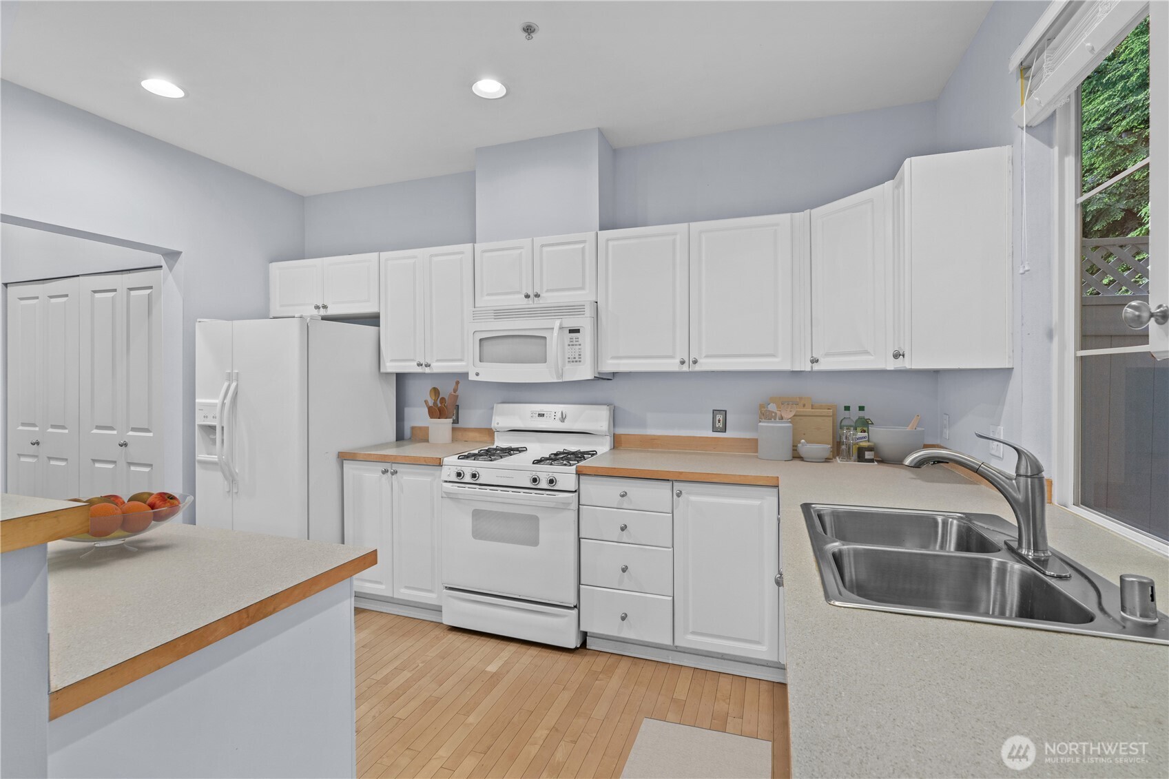 22029 39th Place S Kent WA 98032