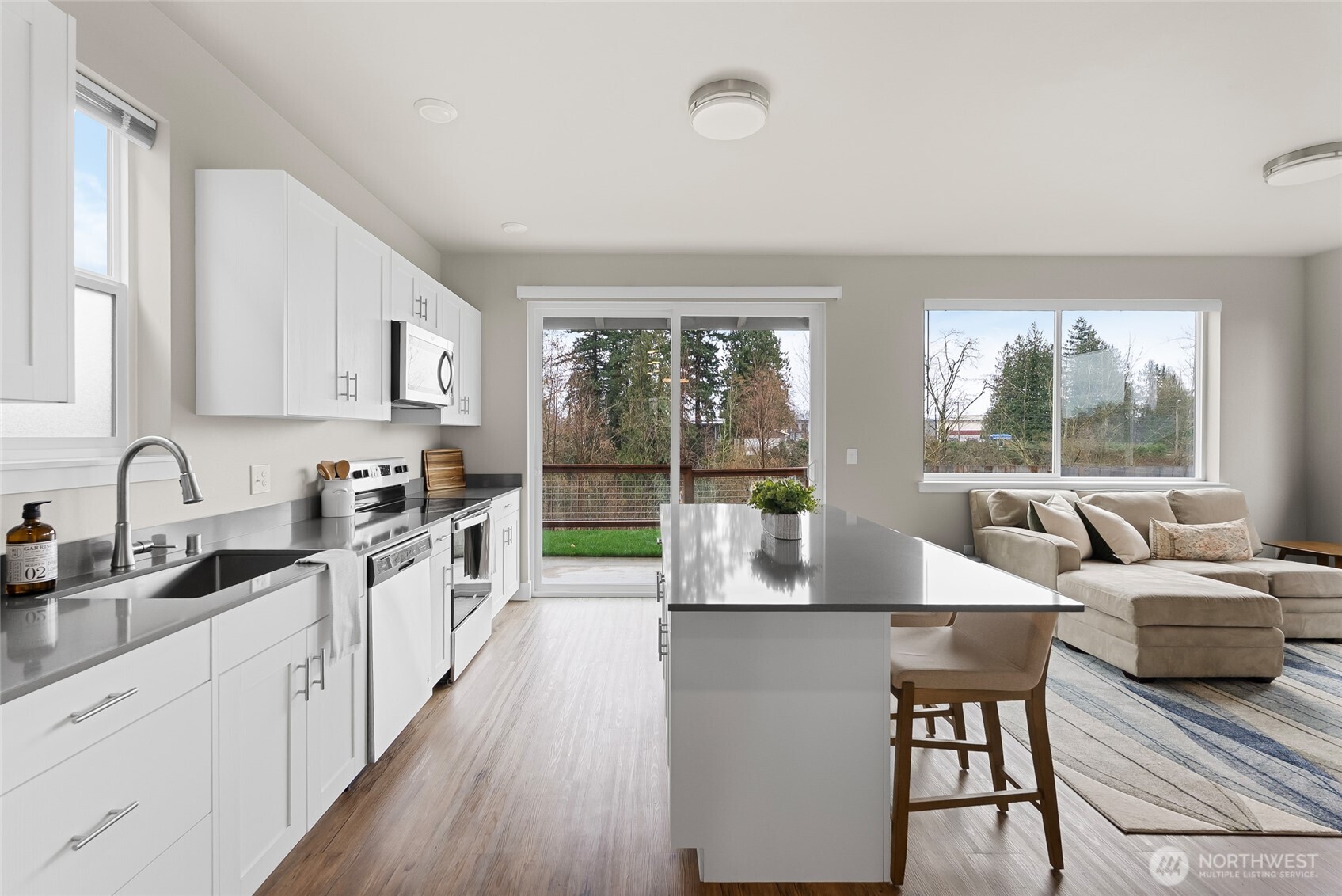 1884 Front Street Lynden WA 98264