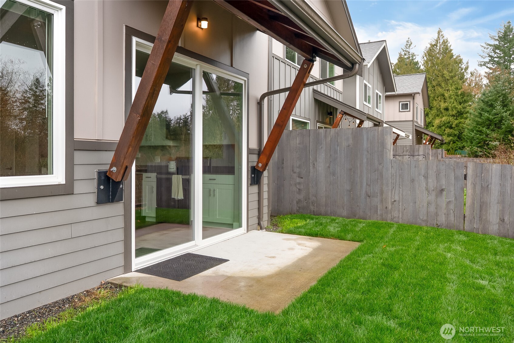 1884 Front Street Lynden WA 98264