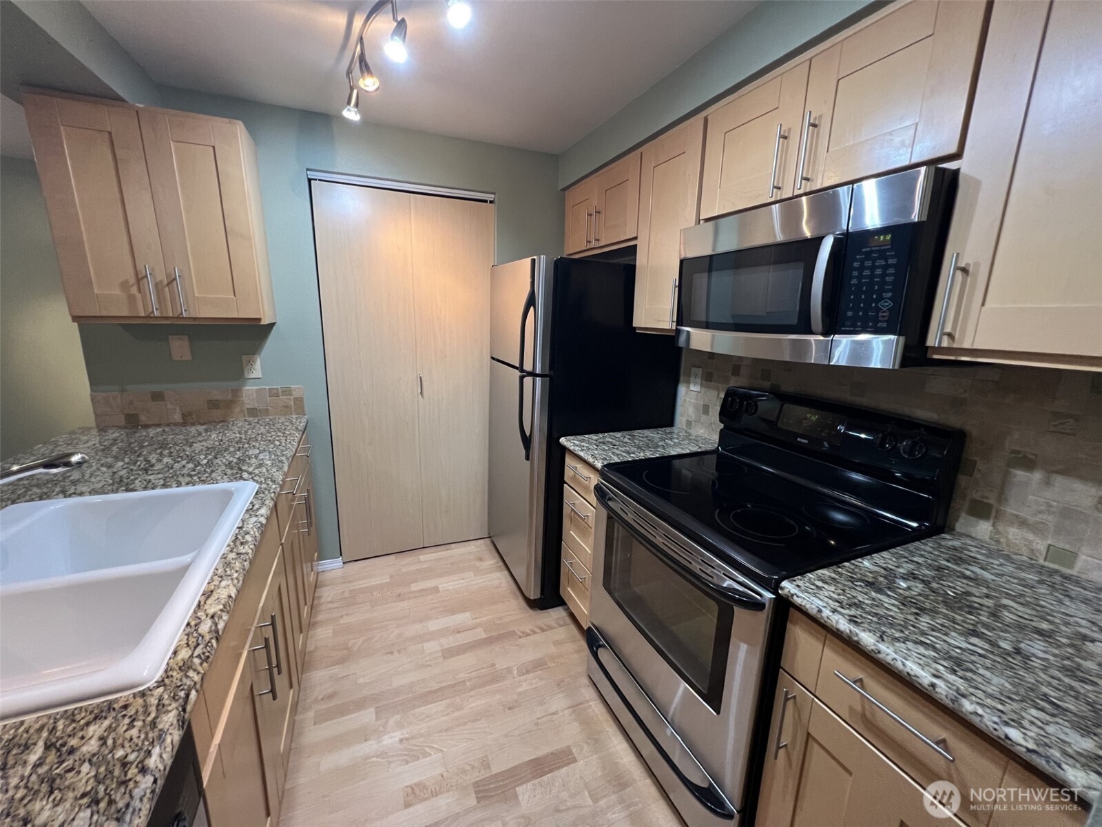 6960 California Avenue SW Seattle WA 98136