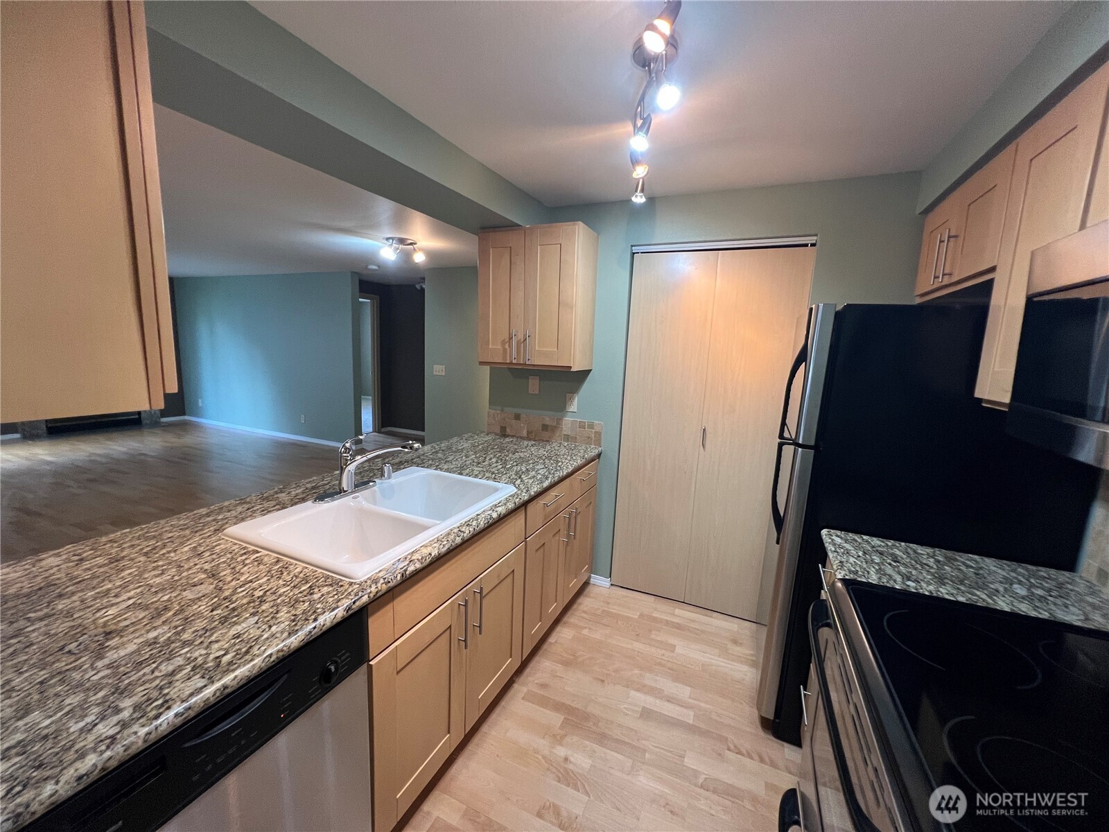 6960 California Avenue SW Seattle WA 98136