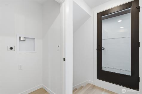 805 S Sullivan Street Seattle WA 98108