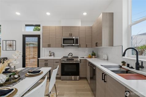805 S Sullivan Street Seattle WA 98108