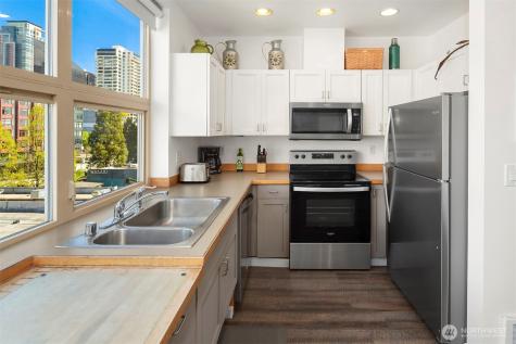 2324 1st Avenue Seattle WA 98121