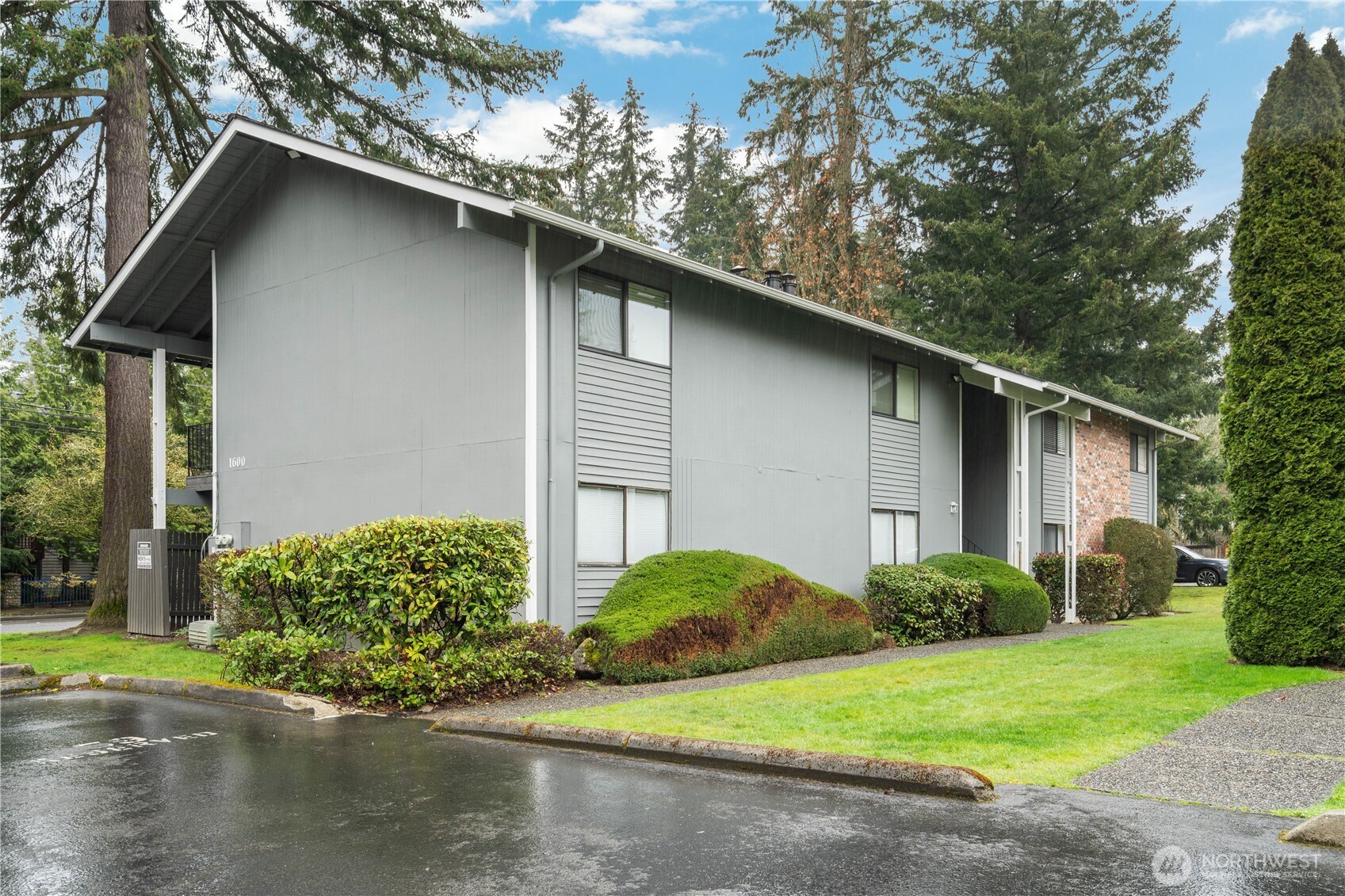 1600 149 Place SE Bellevue WA 98007