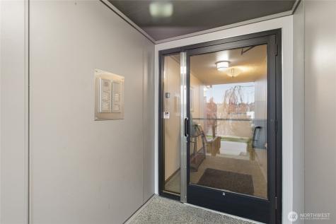 2034 14th Avenue W Seattle WA 98119