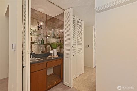 6343 Sand Point Way NE Seattle WA 98115