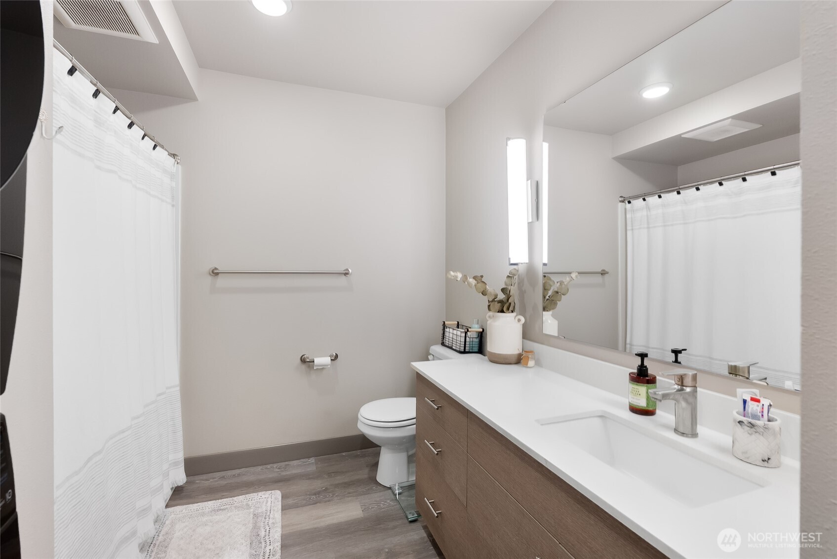 1882 Front Street Lynden WA 98264
