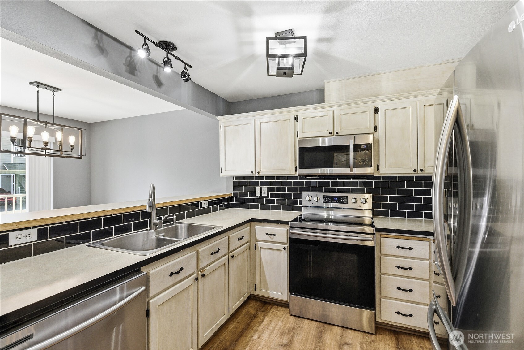 1670 SW Mulberry Street Oak Harbor WA 98277