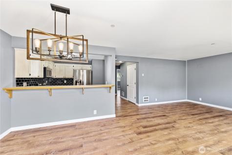 1670 SW Mulberry Street Oak Harbor WA 98277