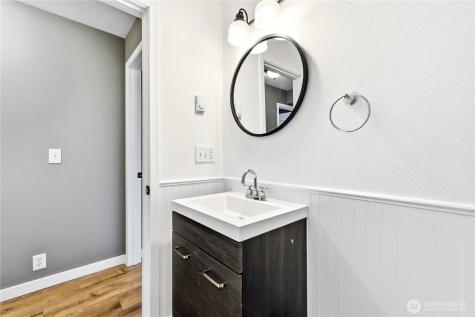 1670 SW Mulberry Street Oak Harbor WA 98277