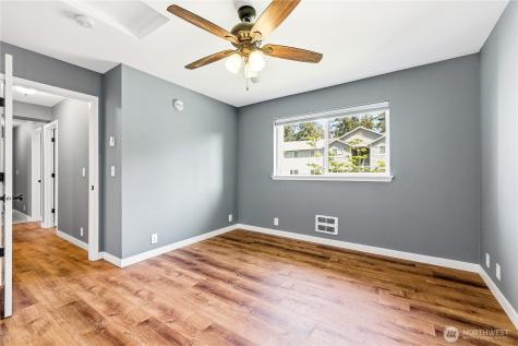 1670 SW Mulberry Street Oak Harbor WA 98277