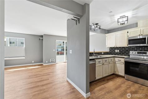 1670 SW Mulberry Street Oak Harbor WA 98277