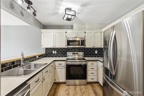 1670 SW Mulberry Street Oak Harbor WA 98277