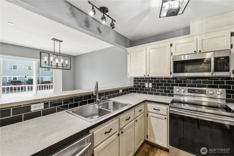 1670 SW Mulberry Street Oak Harbor WA 98277