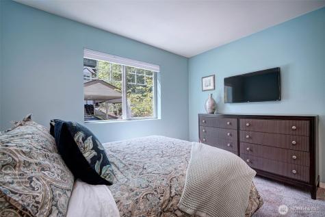 18501 SE Newport Way Issaquah WA 98027