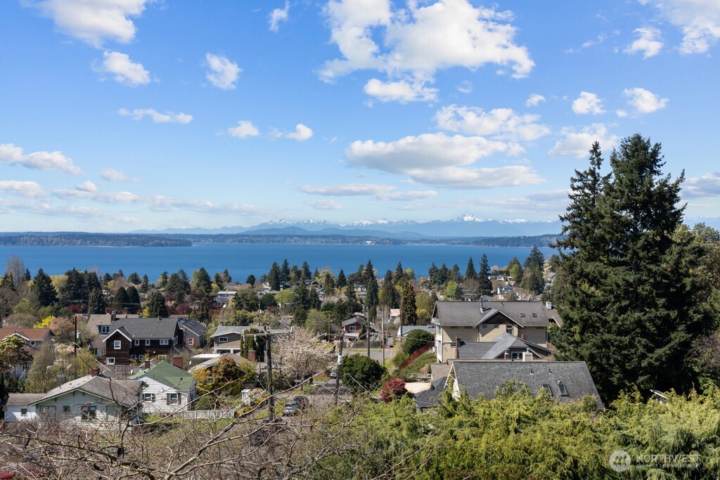 5025 California Avenue SW Seattle WA 98136