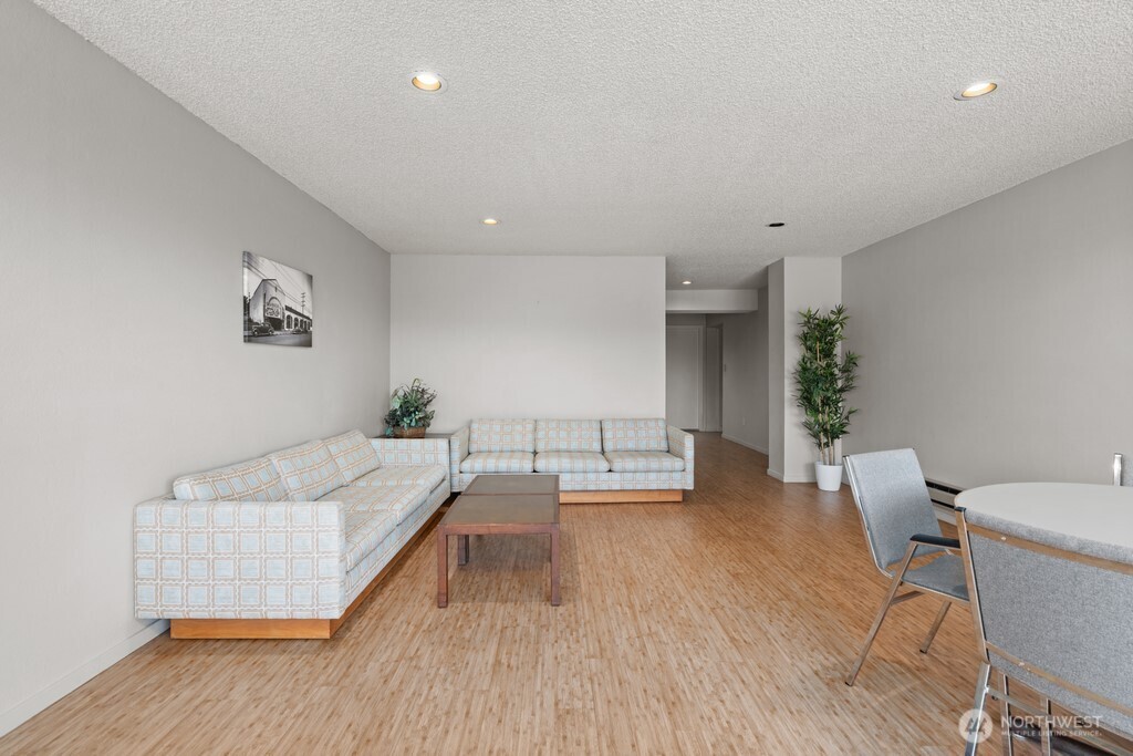 5025 California Avenue SW Seattle WA 98136