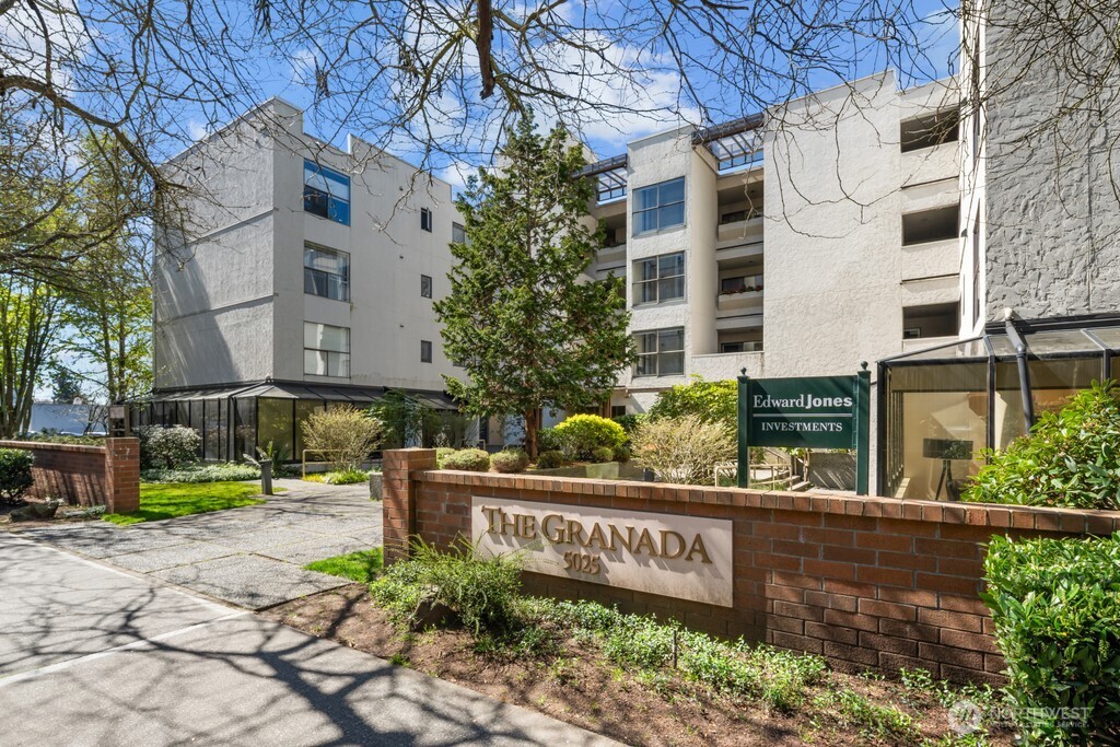 5025 California Avenue SW Seattle WA 98136