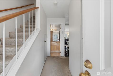 8823 Holly Drive Everett WA 98208
