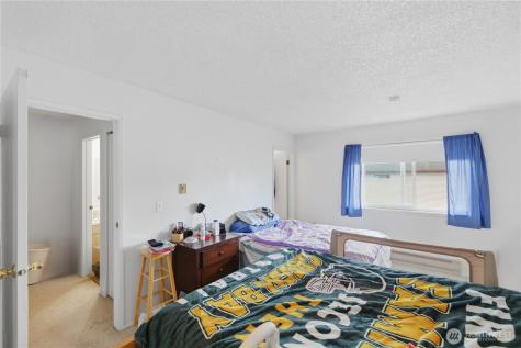 8823 Holly Drive Everett WA 98208