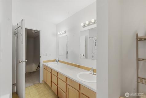8823 Holly Drive Everett WA 98208