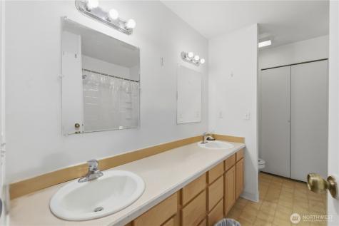 8823 Holly Drive Everett WA 98208