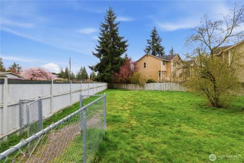 8823 Holly Drive Everett WA 98208