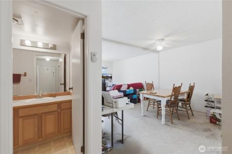 8823 Holly Drive Everett WA 98208