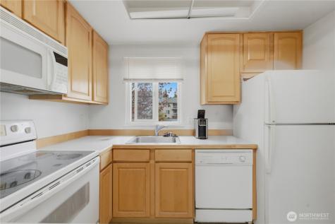8823 Holly Drive Everett WA 98208