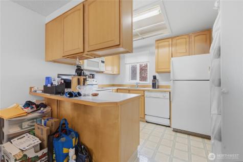 8823 Holly Drive Everett WA 98208