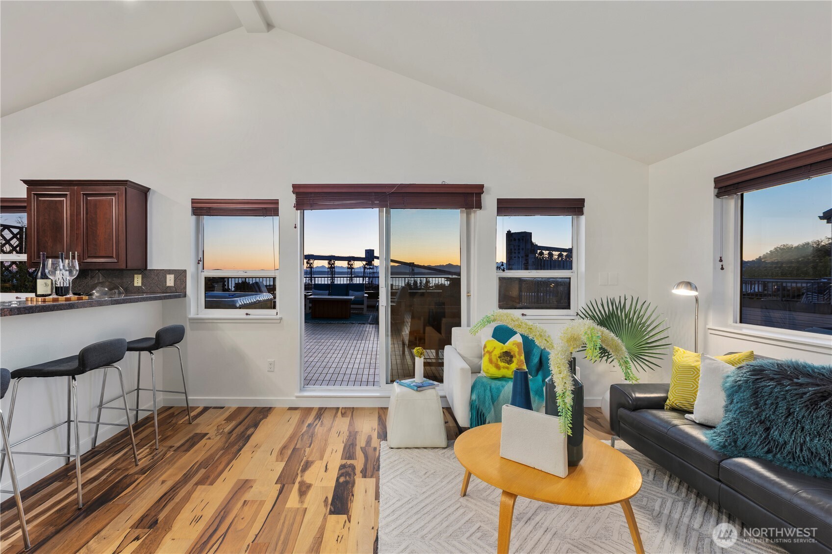 524 6th Avenue W Seattle WA 98119