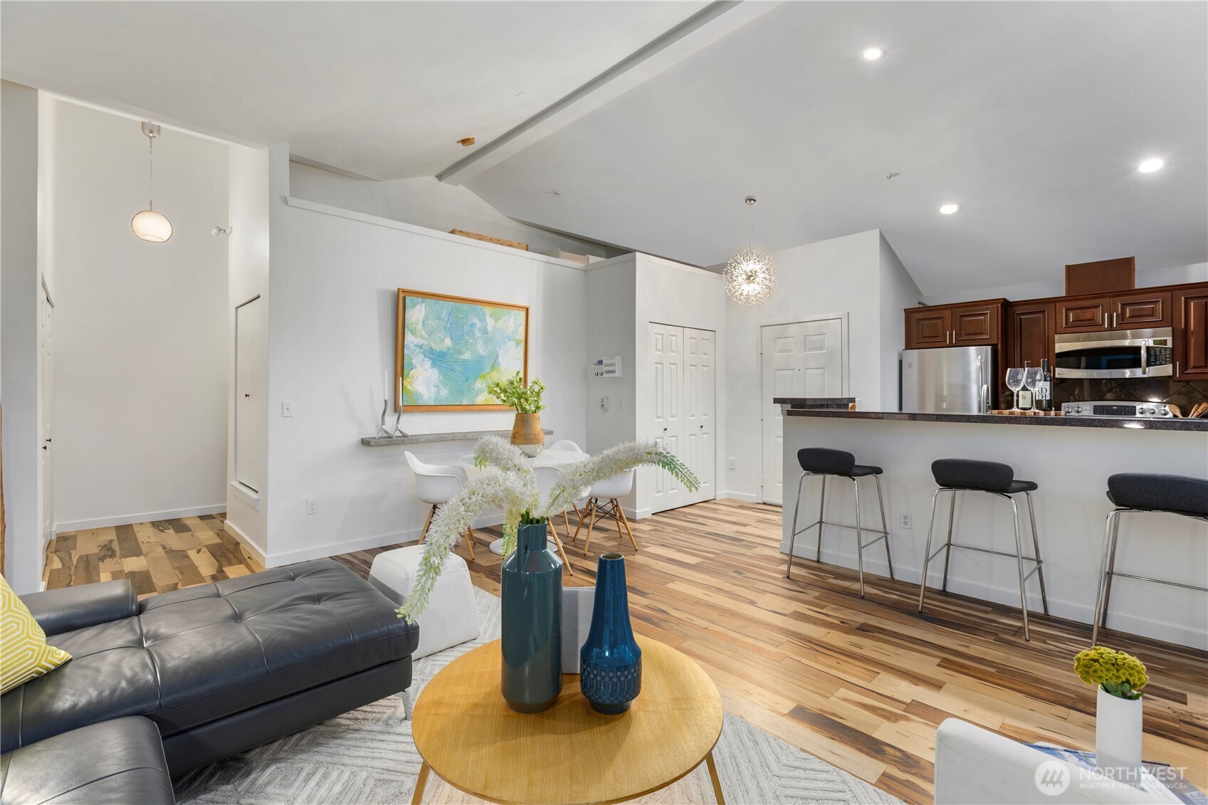 524 6th Avenue W Seattle WA 98119